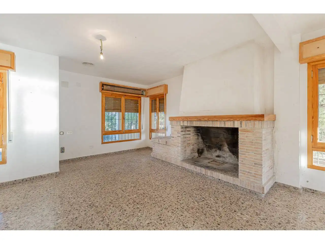 Houses for sale in Ontinyent  with Private garden and Terrace