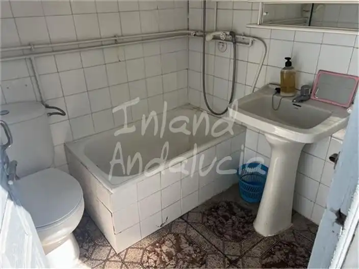 Baño de Casa adosada en venta en Frailes con Trastero y Internet