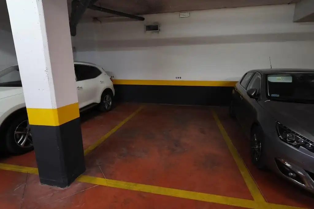 Parking de Apartamento de alquiler en Torrevieja con Aire acondicionado, Calefacción y Jardín privado