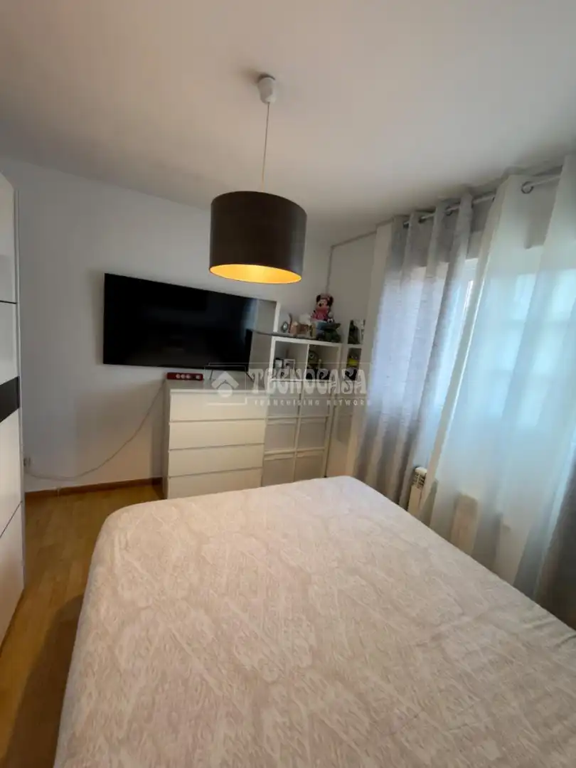 Habitación de Casa adosada en venta en Madrid con Aire acondicionado, Calefacción y Terraza