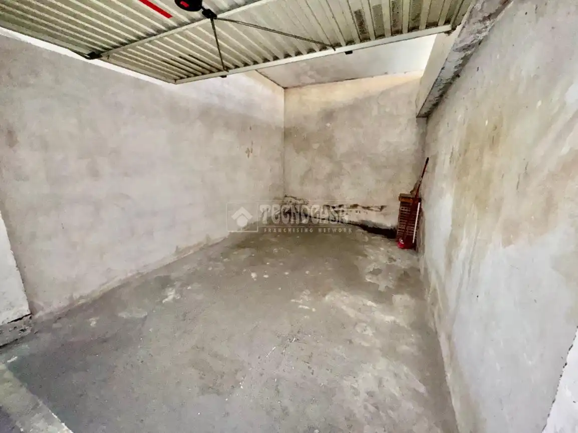 Garaje en venta en El Astillero  