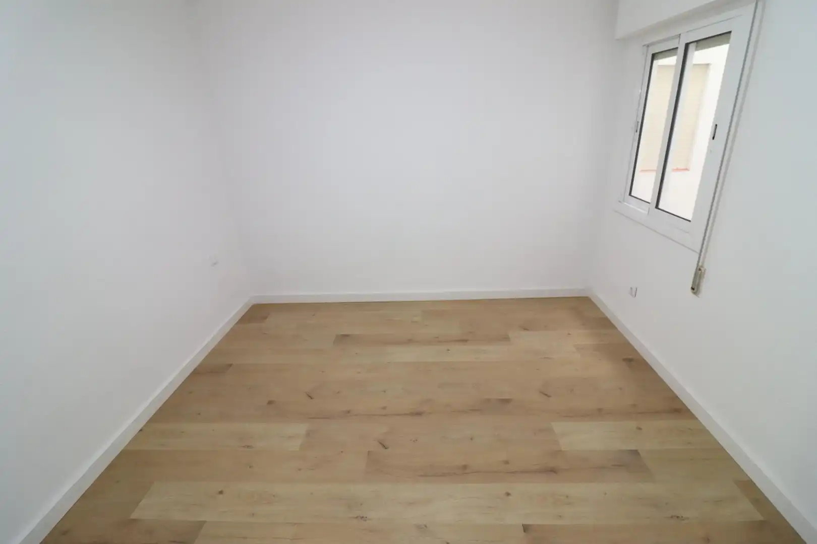Piso en venta en Alcanar con Parquet y Terraza