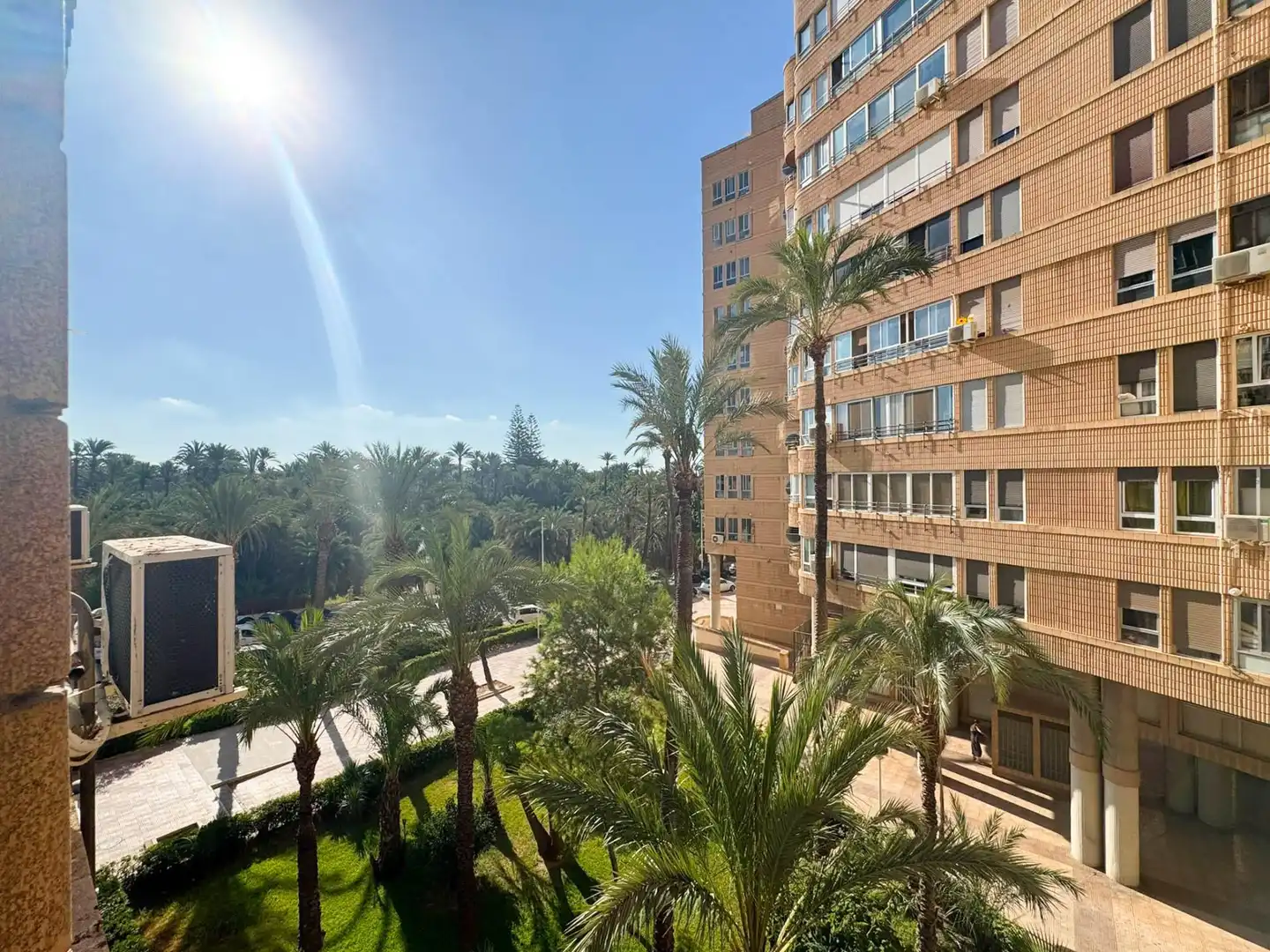 Außenansicht von Wohnung zur Miete in Elche / Elx mit Klimaanlage, Heizung und Parkett