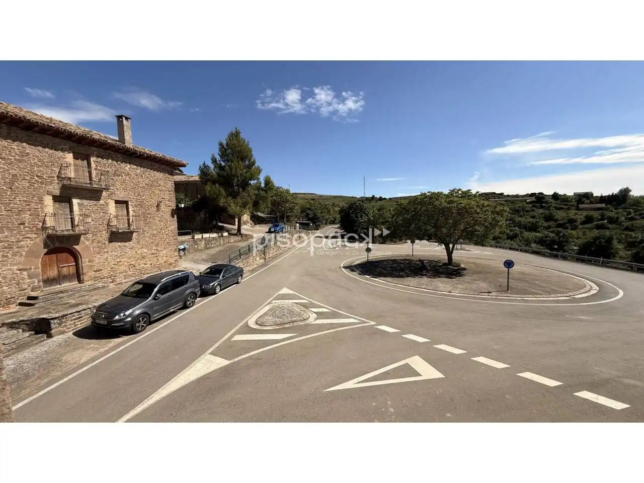 Vista exterior de Casa o xalet en venda en Undués de Lerda amb Calefacció, Jardí privat i Parquet