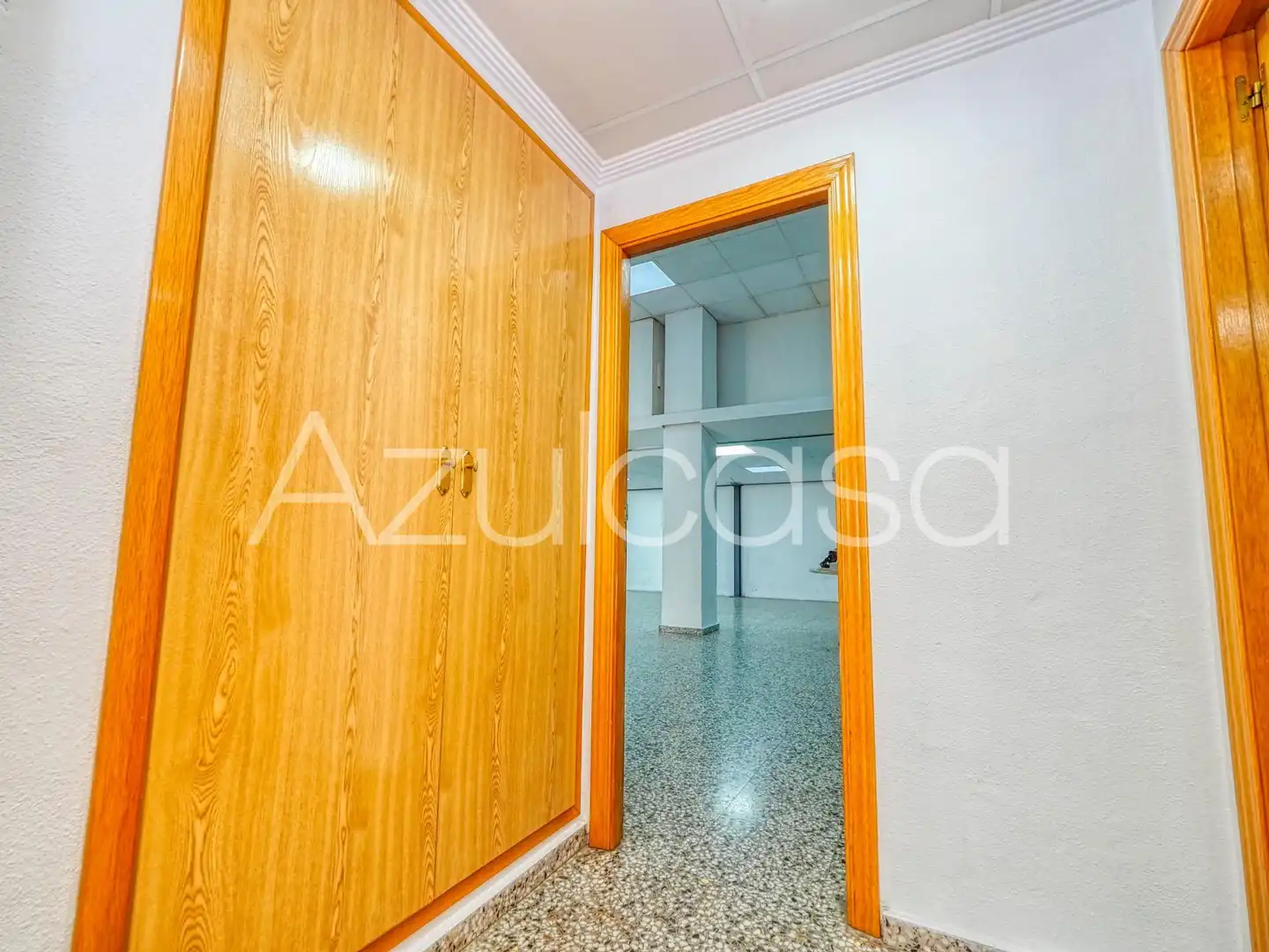 Commercial properties for sale in Alicante / Alacant  with Air Conditioner