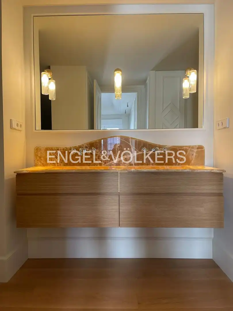 Wohnung zum Verkauf in Madrid mit Klimaanlage, Heizung und Terrasse