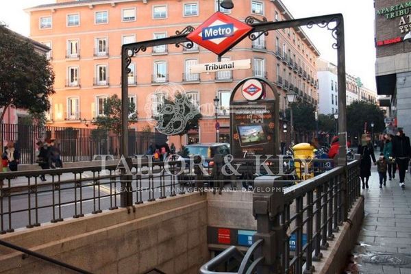 Exterior view of Premises for sale in  Madrid Capital  with Air Conditioner, Heating and Alarm