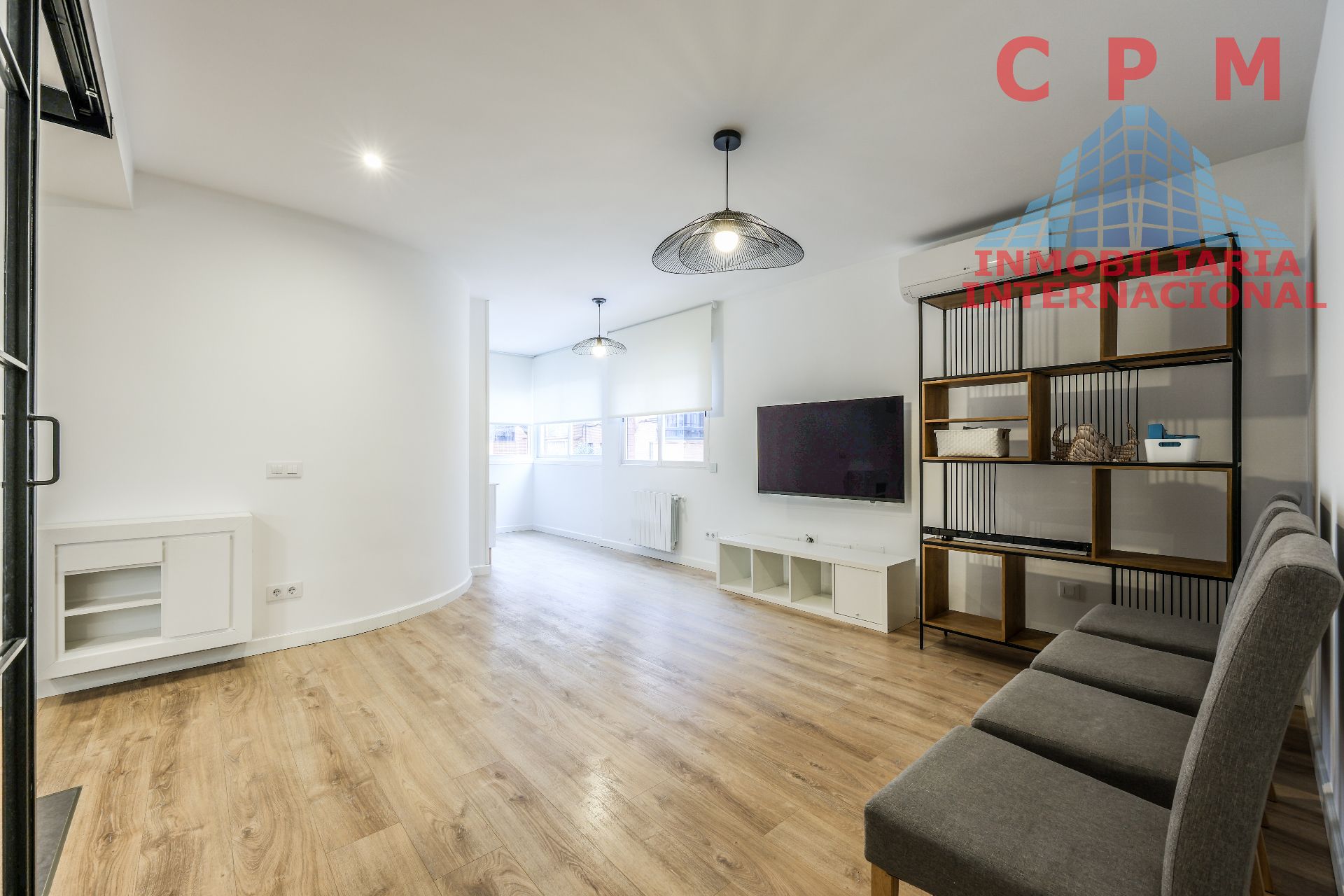 Living room of Flat for rent in  Madrid Capital  with Air Conditioner, Heating and Parquet flooring