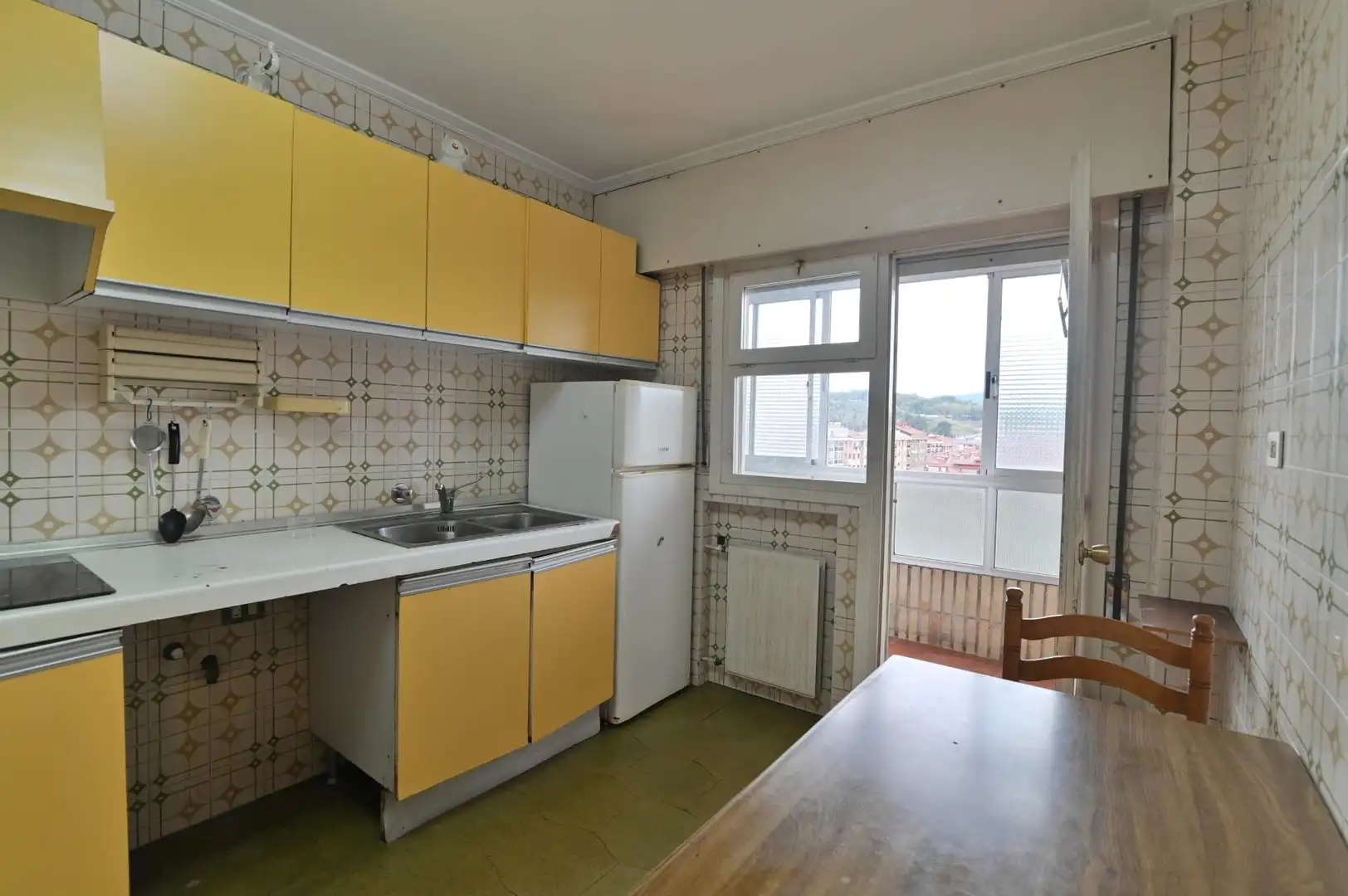Cocina de Piso en venta en Galdakao con Calefacción, Trastero y Balcón