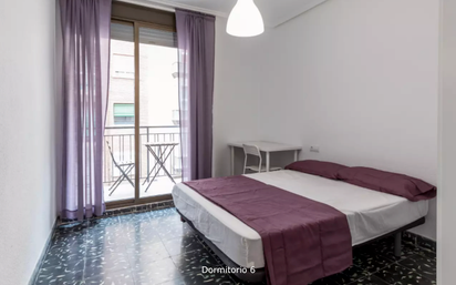 Bedroom of Flat to share in  Valencia Capital  with Balcony