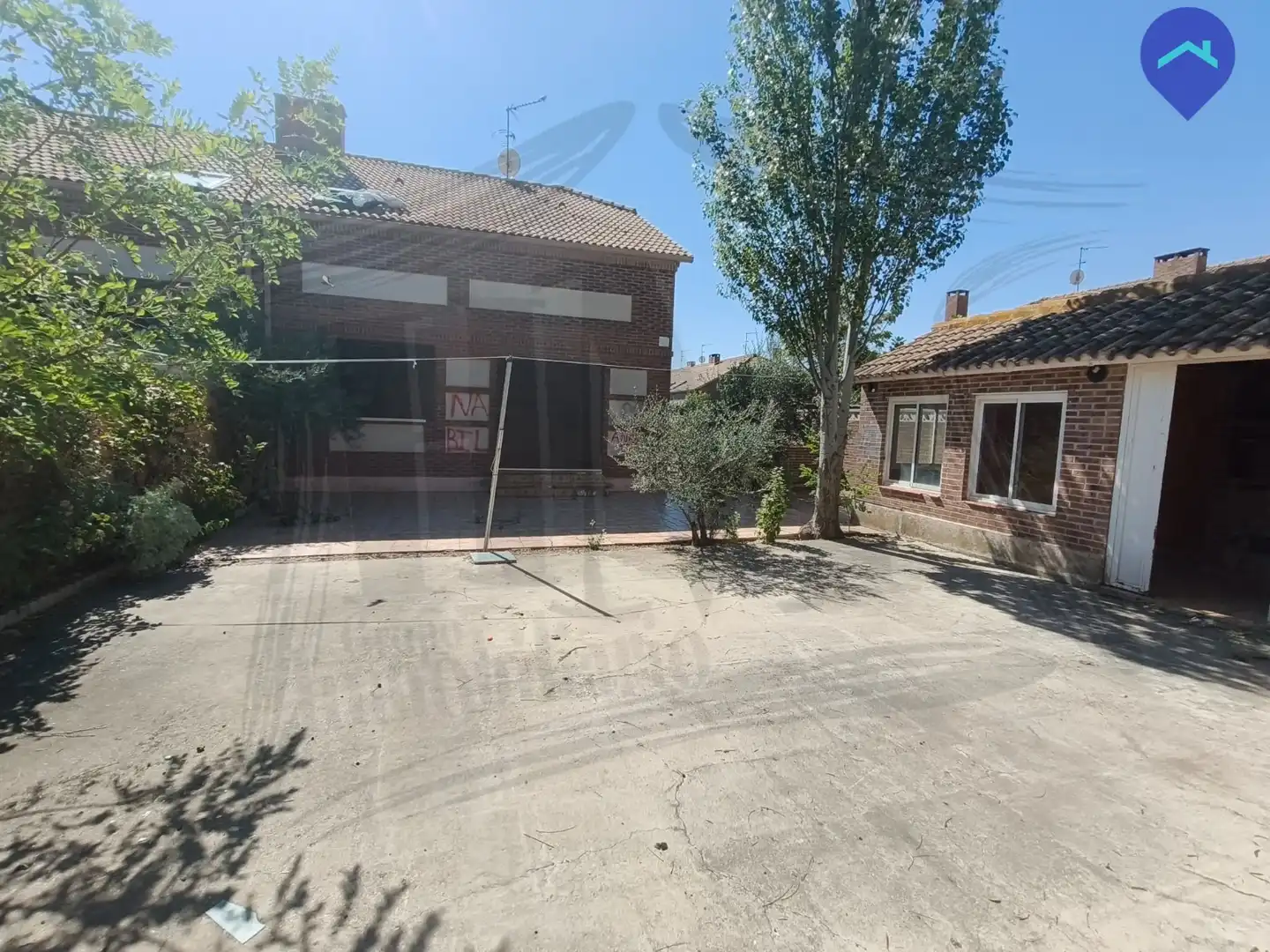 Casa o chalet en venta en Villanueva de la Torre con Jardín privado, Trastero y Alarma