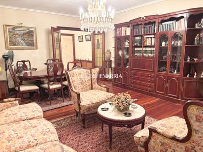 Sala d'estar de Pis en venda en Getxo  amb Calefacció, Terrassa i Traster