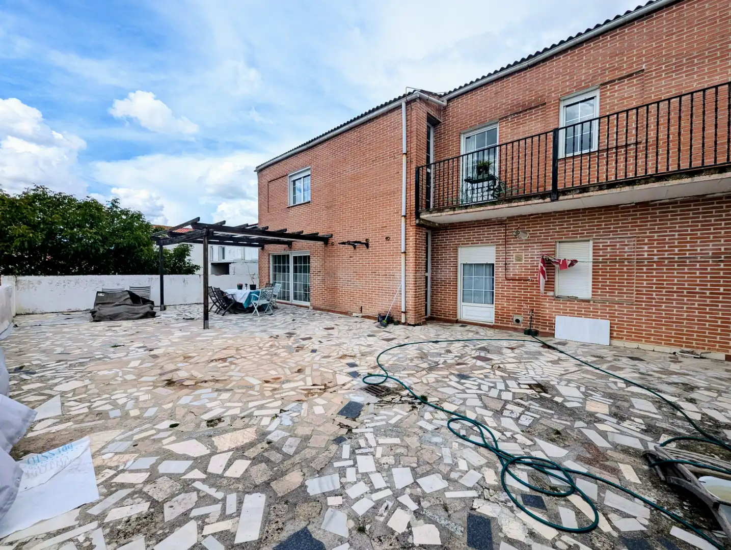Exterior view of Houses for sale in Villamuriel de Cerrato  with Heating, Furnished and Balcony