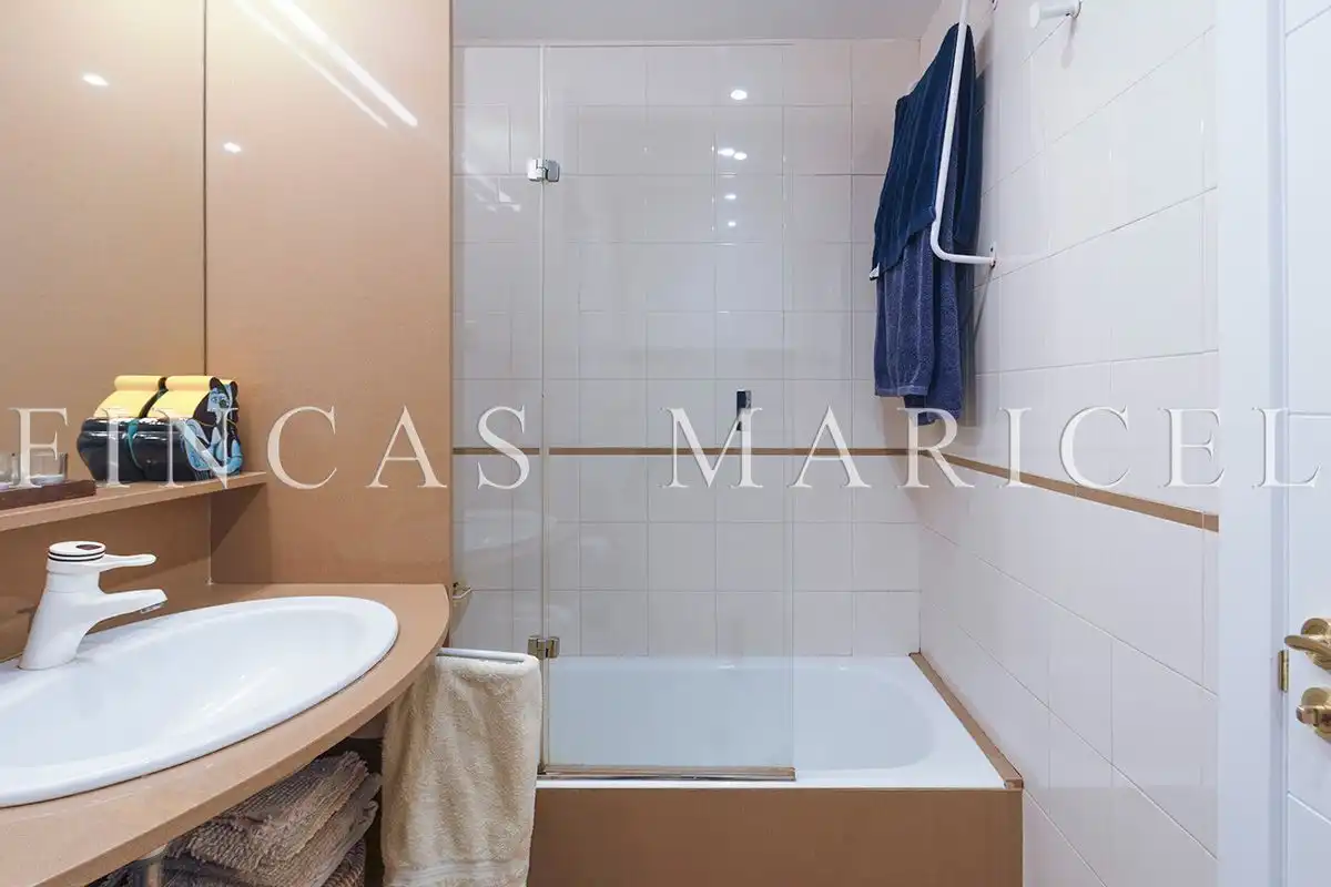 Bathroom of Flat for sale in Sitges  with Heating, Terrace and Storage room