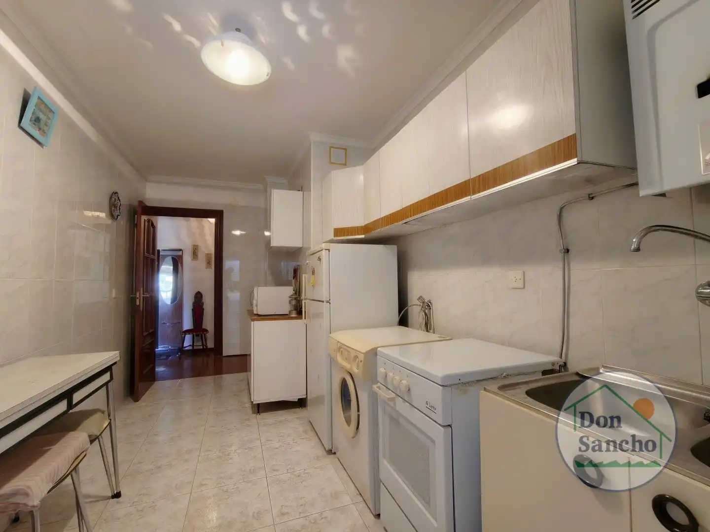 Cocina de Piso en venta en Viana de Cega con Terraza, Trastero y Amueblado