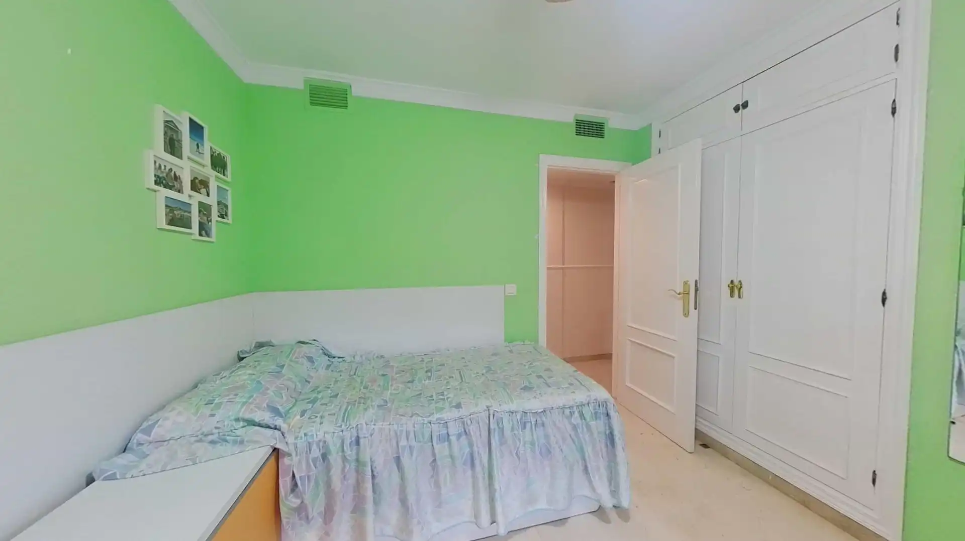 Schlafzimmer von Wohnung zum Verkauf in Málaga mit Klimaanlage, Privatgarten und Terrasse