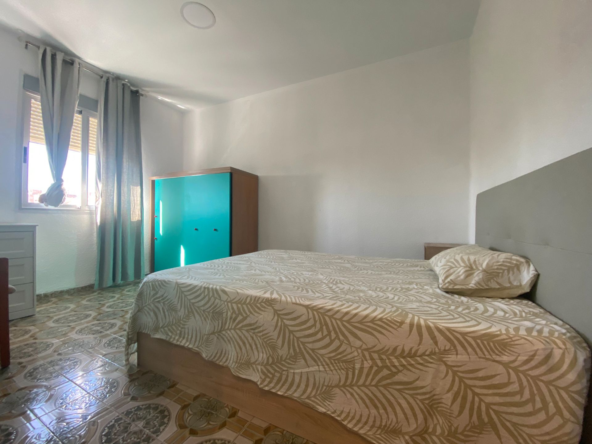 Apartment to share in Avinguda de les Balears, La Creu del Grau, Camins al Grau