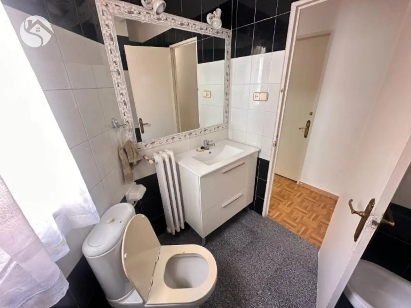 Baño de Piso de alquiler en Cuenca con Calefacción, Terraza y Trastero