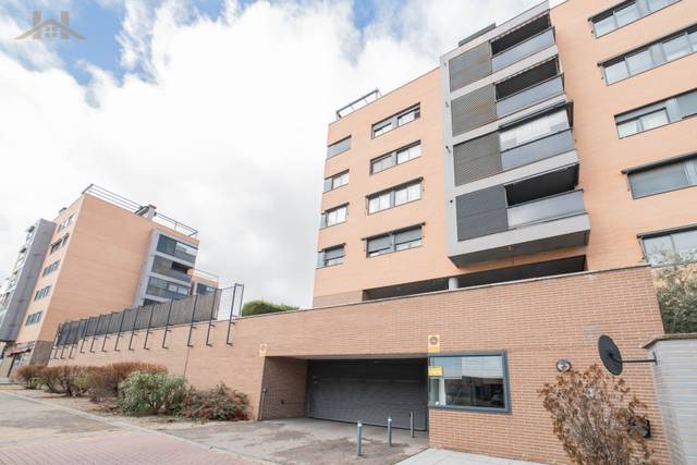 Piso en Venta en Calle Oslo en Parque Oeste - Fuente Cisneros