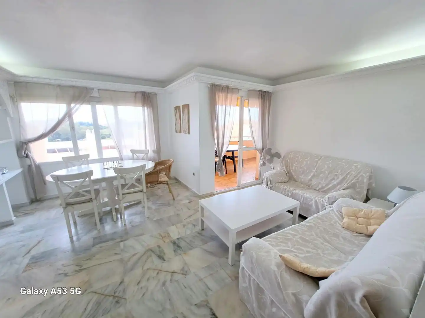 Sala d'estar de Pis en venda en Estepona amb Aire condicionat, Calefacció i Terrassa