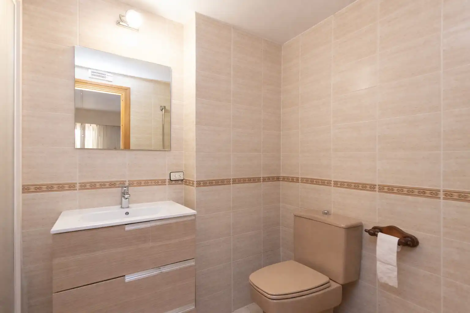 Baño de Piso en venta en Valencia con Aire acondicionado, Calefacción y Horno