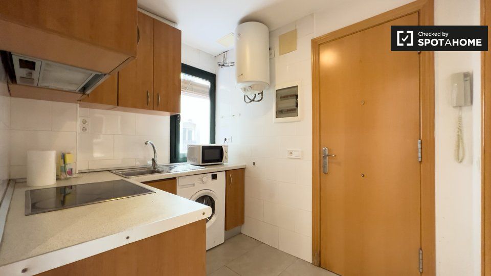 Cocina de Piso de alquiler en  Barcelona Capital con Aire acondicionado, Calefacción y Amueblado
