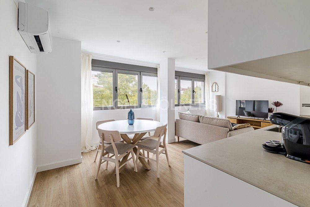Dormitori de Apartament de lloguer en  Madrid Capital amb Aire condicionat, Calefacció i Moblat