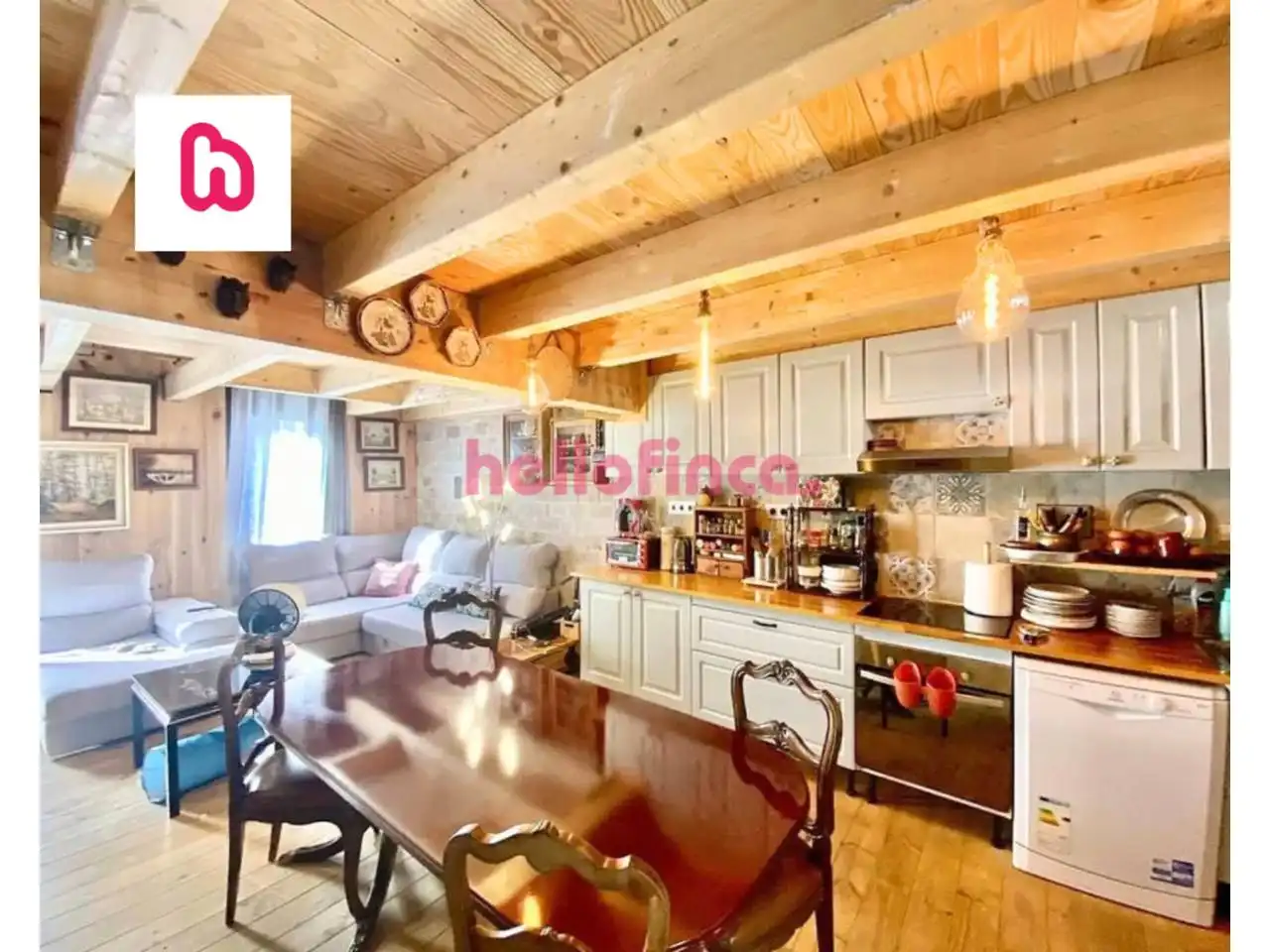 Cuina de Dúplex en venda en Sant Joan Les Fonts amb Aire condicionat, Calefacció i Parquet