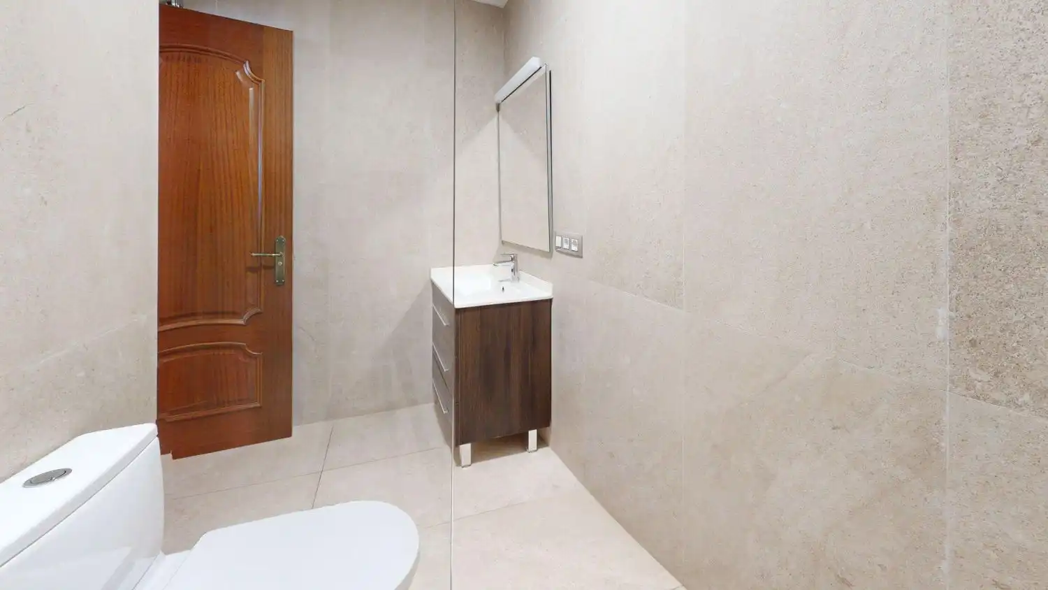 Bathroom of Flat for rent in Sevilla  with Air Conditioner, Heating and Terrace