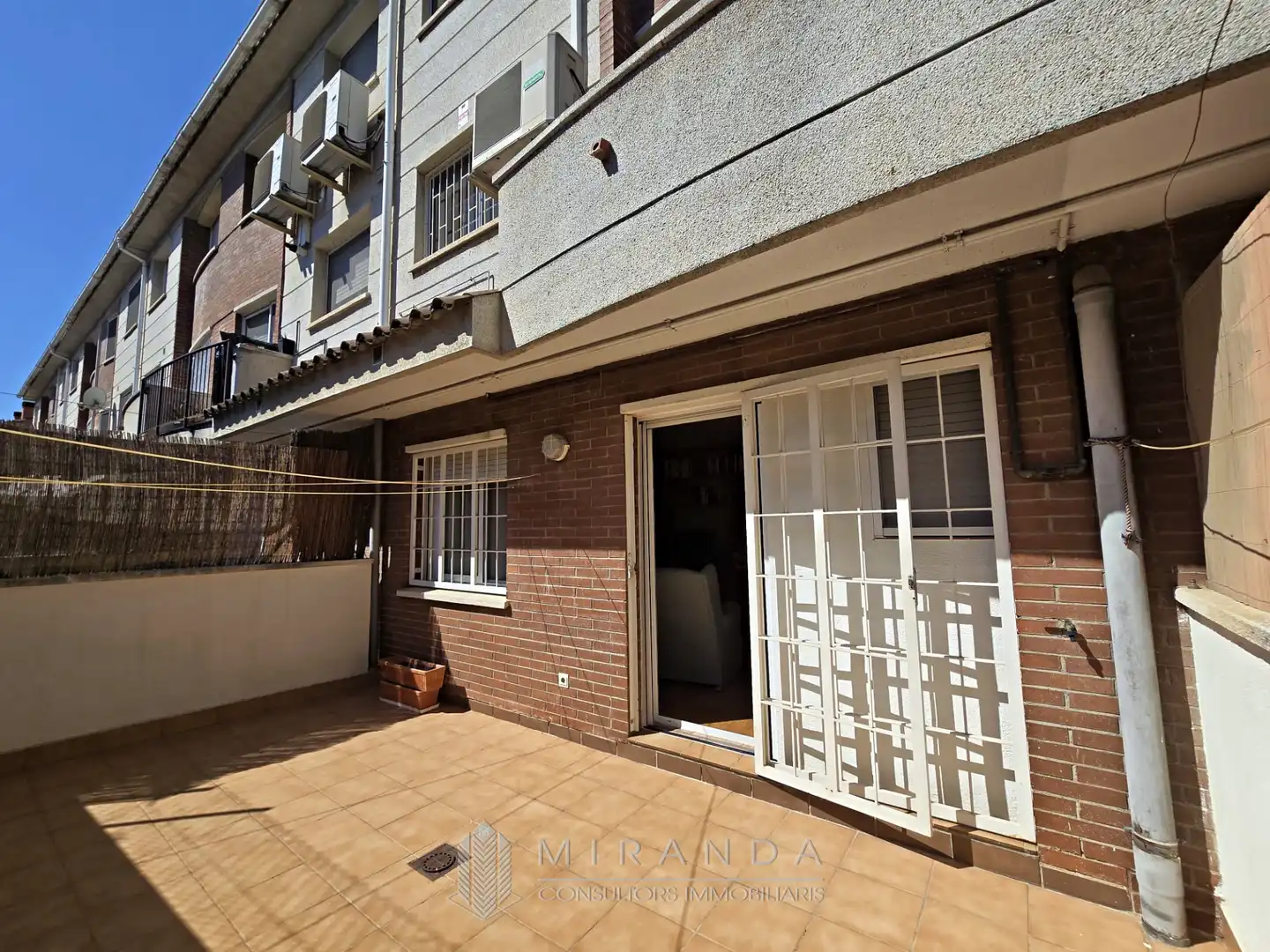 Vista exterior de Casa adosada en venta en Granollers con Aire acondicionado, Calefacción y Jardín privado