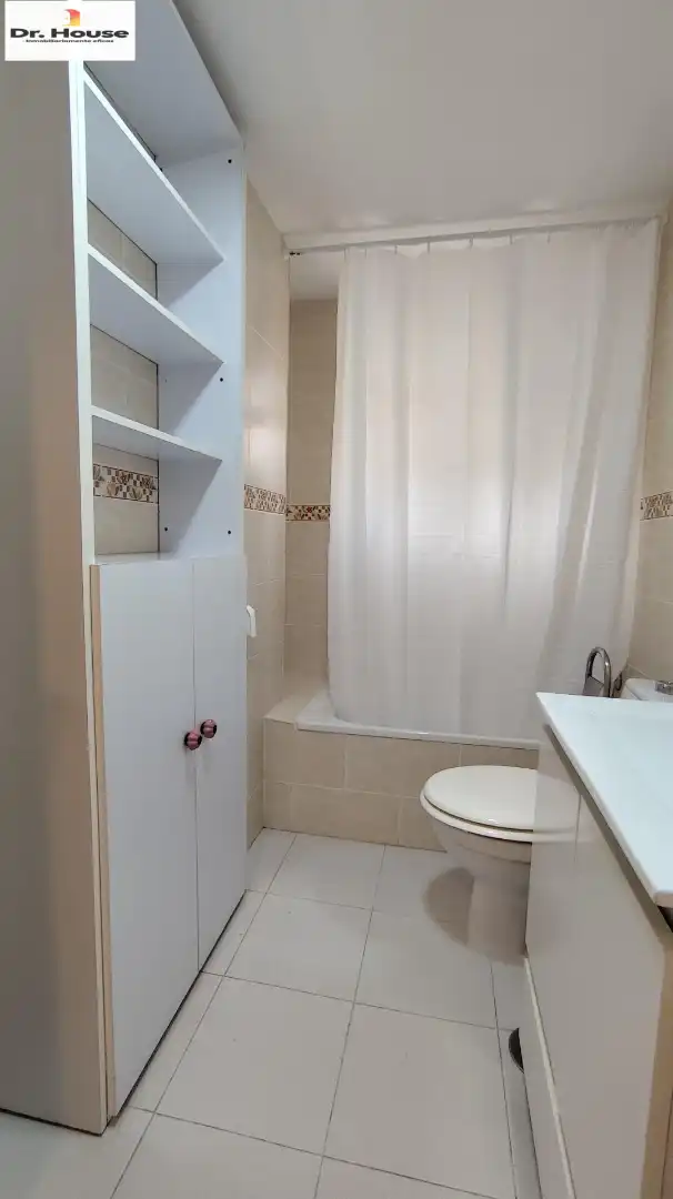 Badezimmer von Wohnung zur Miete in Málaga mit Terrasse, Möbliert und Ofen