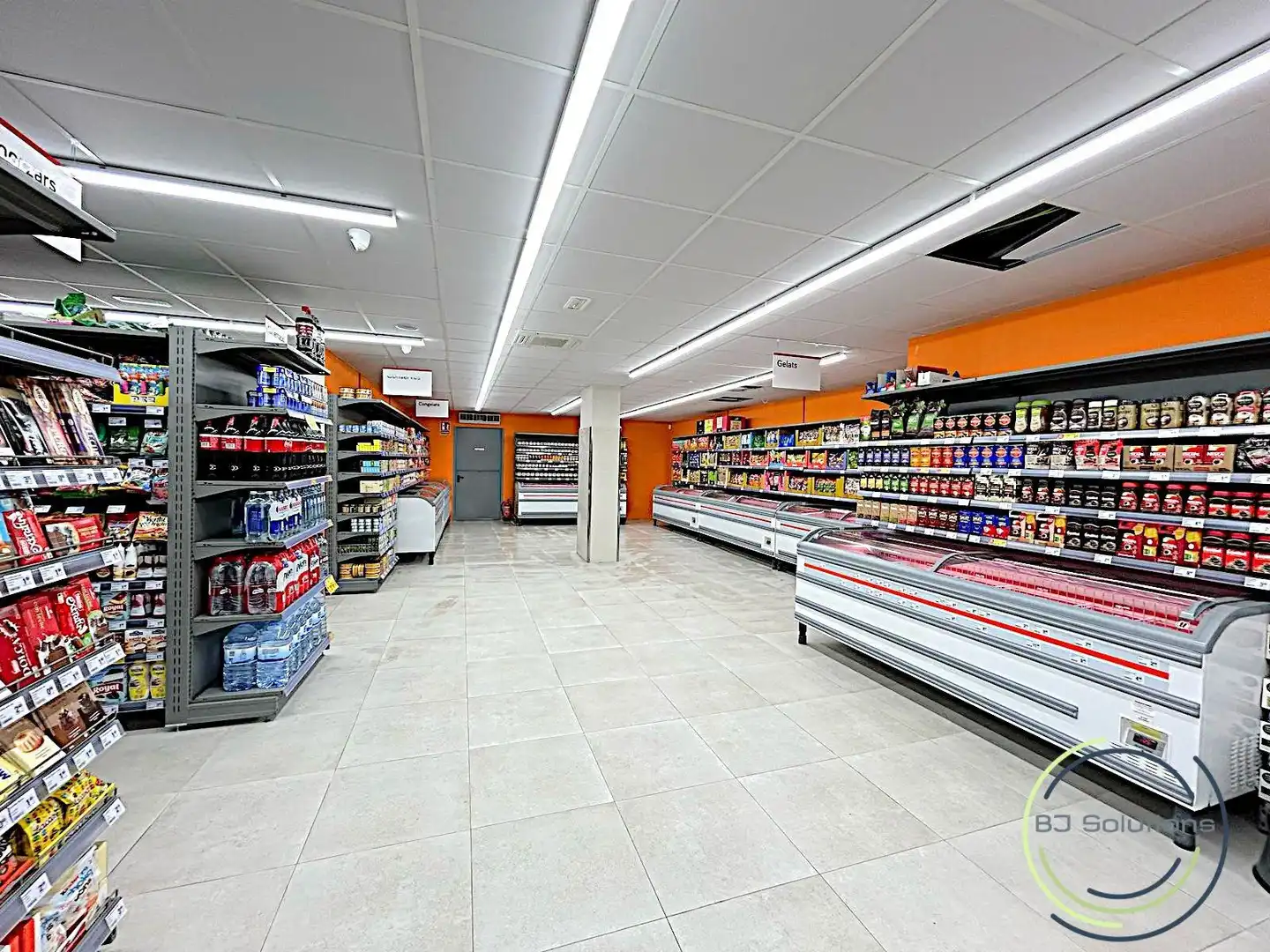 Gewerbefläche zum Verkauf in Calassanç Marques 26, imagen 4