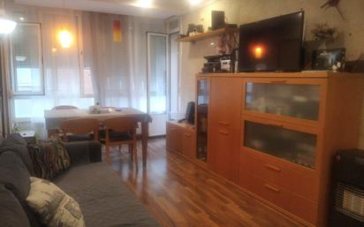 Living room of Flat for sale in Sabadell  with Air Conditioner, Terrace and Balcony