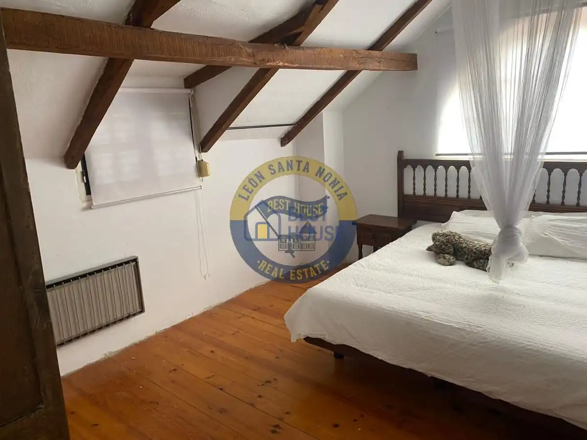 Habitación de Casa o chalet en venta en Garrafe de Torío con Calefacción, Jardín privado y Parquet