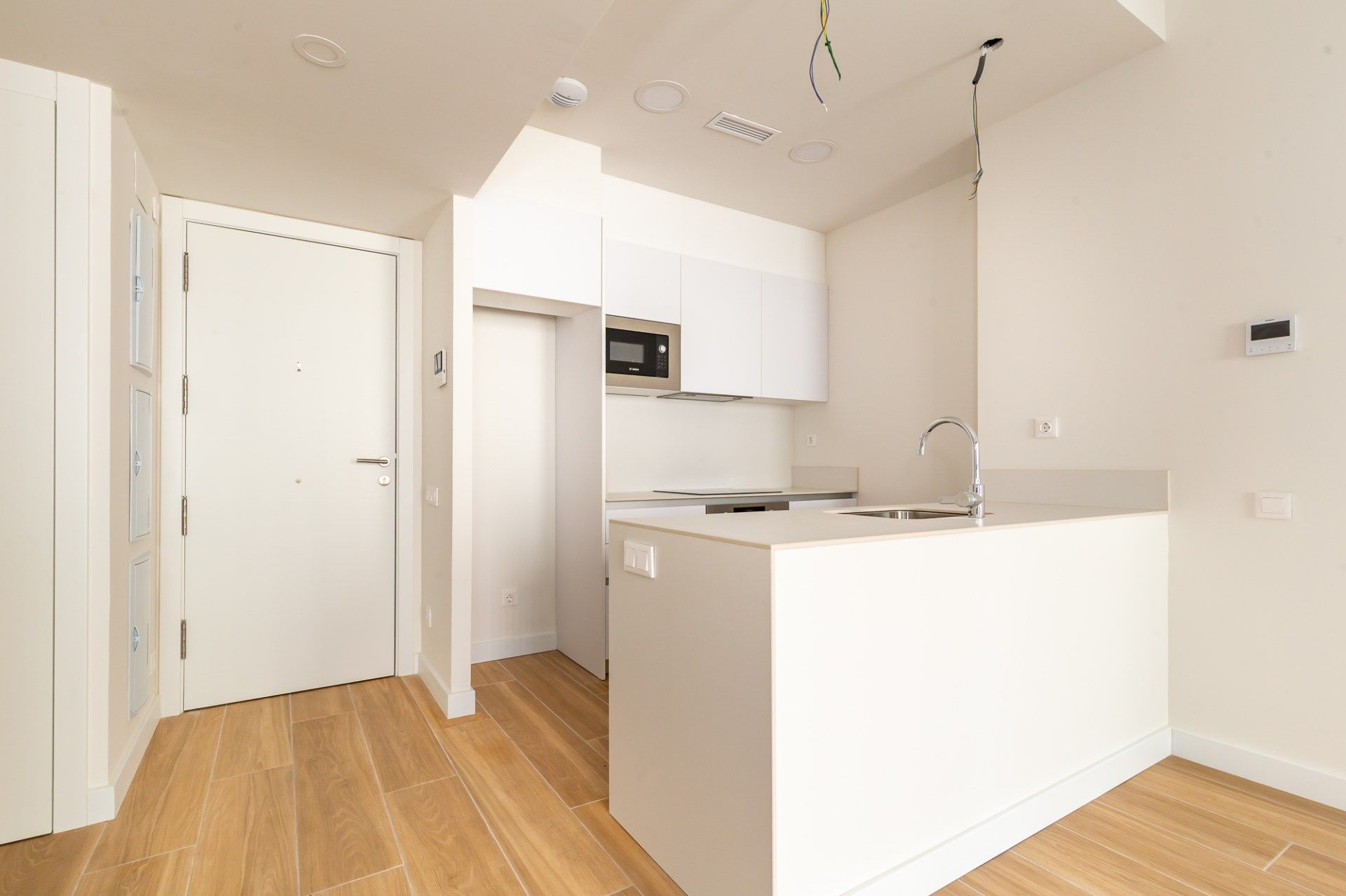 Kitchen of Flat for sale in Vilanova i la Geltrú  with Air Conditioner, Heating and Storage room