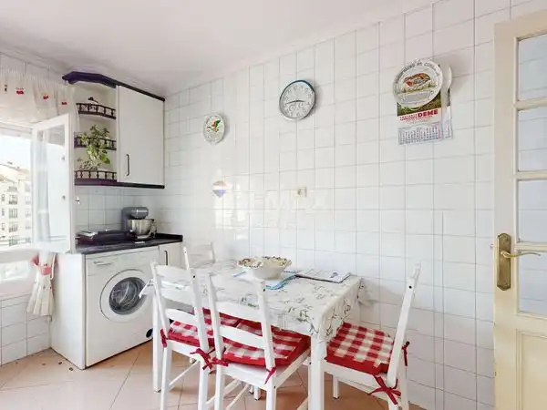 Cocina de Piso en venta en Vigo  con Parquet y Terraza