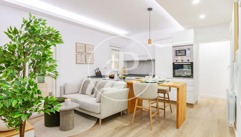 Photo 1 of Flat for sale in Fuente del Berro, Madrid