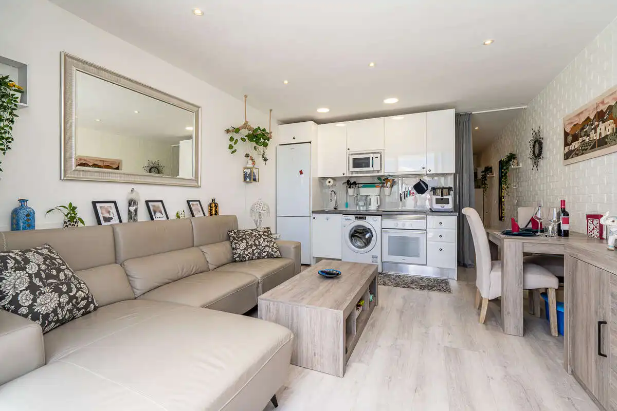 Sala de estar de Piso en venta en Tías con Balcón y Piscina comunitaria