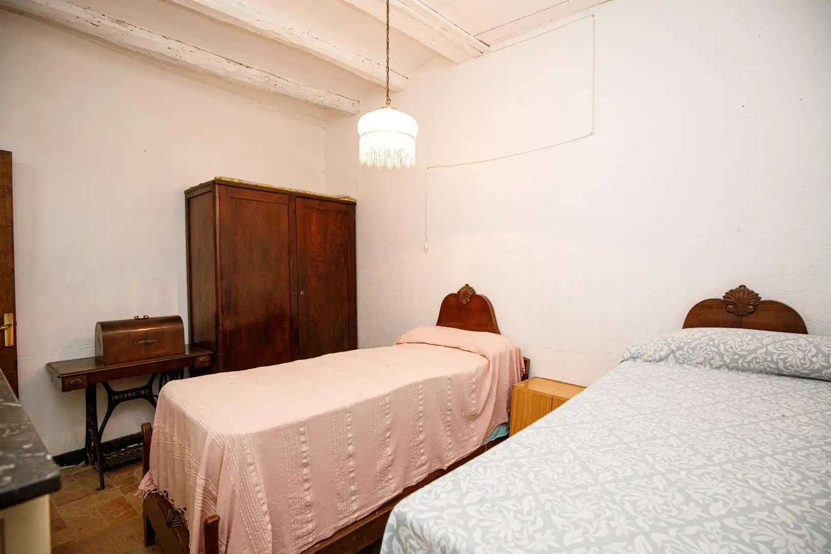 Dormitori de Casa adosada en venda en Palau de Santa Eulàlia amb Jardí privat, Terrassa i Traster