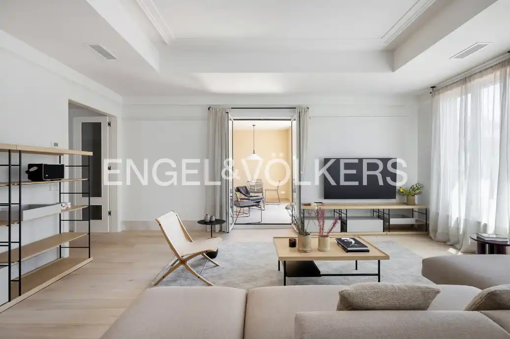 Flat with terrace to rent in Eixample, imagen 2