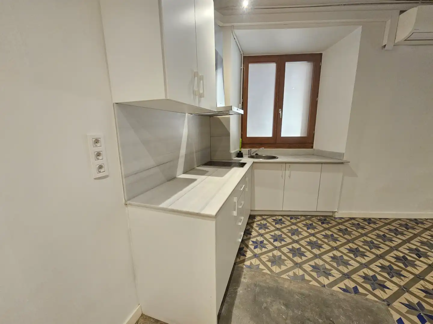 Study for rent in La Rambla, Barri Gòtic