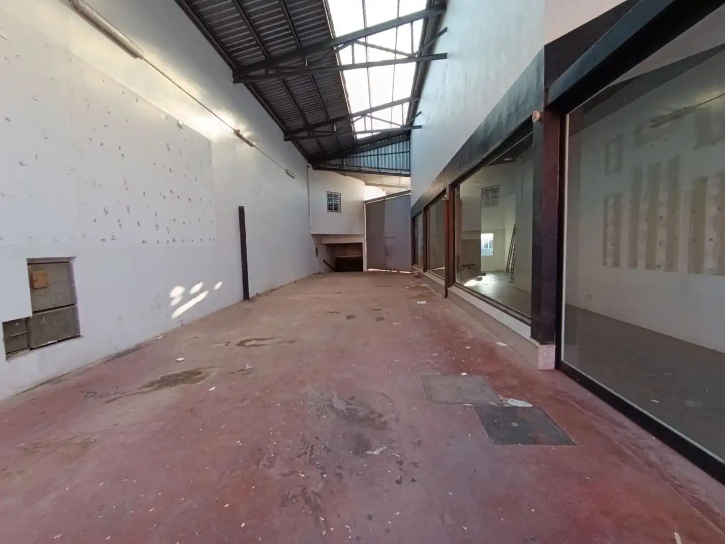 Nau industrial de lloguer en Valdepeñas
