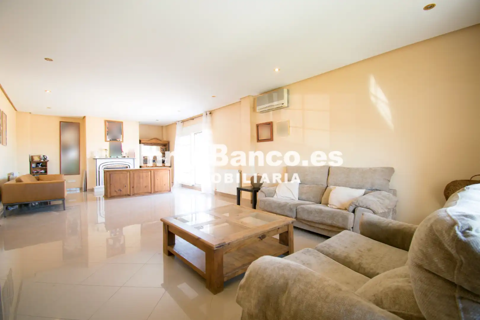 Sala de estar de Casa o chalet en venta en Chiva con Aire acondicionado, Calefacción y Jardín privado