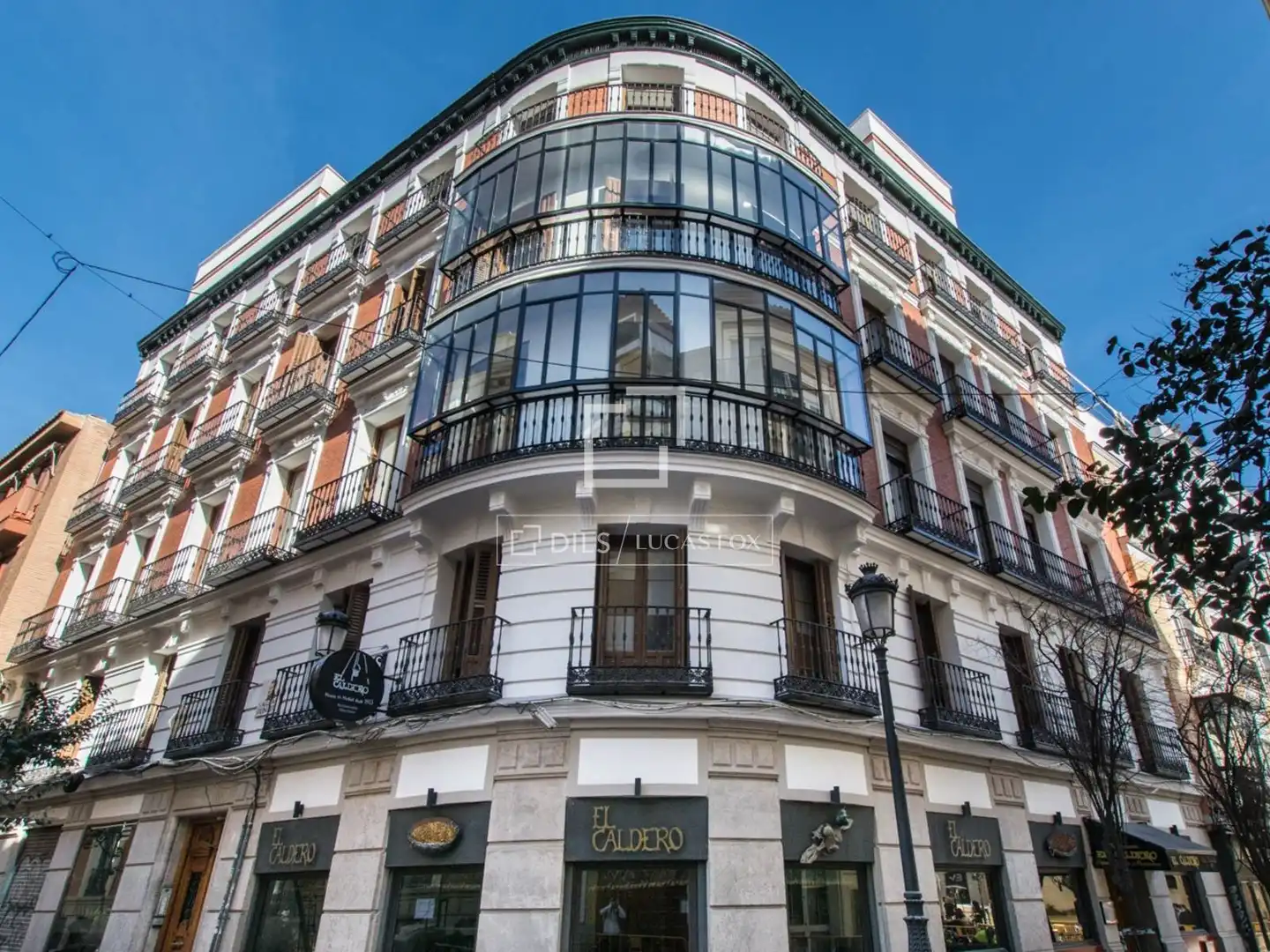Vista exterior de Àtic de lloguer en Madrid amb Aire condicionat, Calefacció i Terrassa