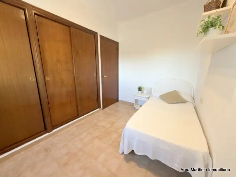 Schlafzimmer von Dachboden zur Miete in Valencia mit Klimaanlage, Heizung und Terrasse
