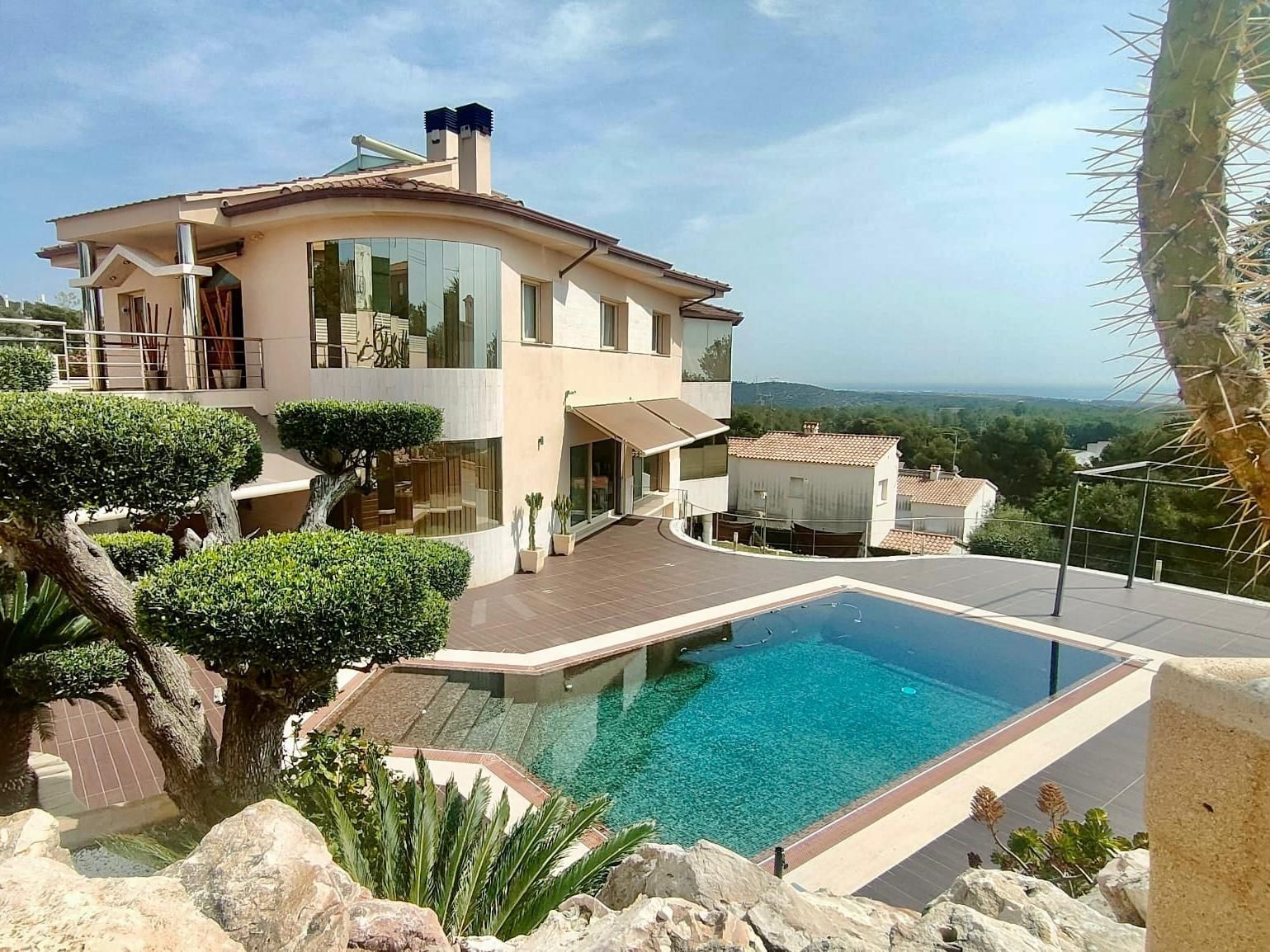 Vista exterior de Casa o chalet en venta en Cunit con Aire acondicionado, Calefacción y Jardín privado