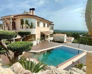 Exterior view of House or chalet for sale in Cunit  with Air Conditioner, Heating and Private garden