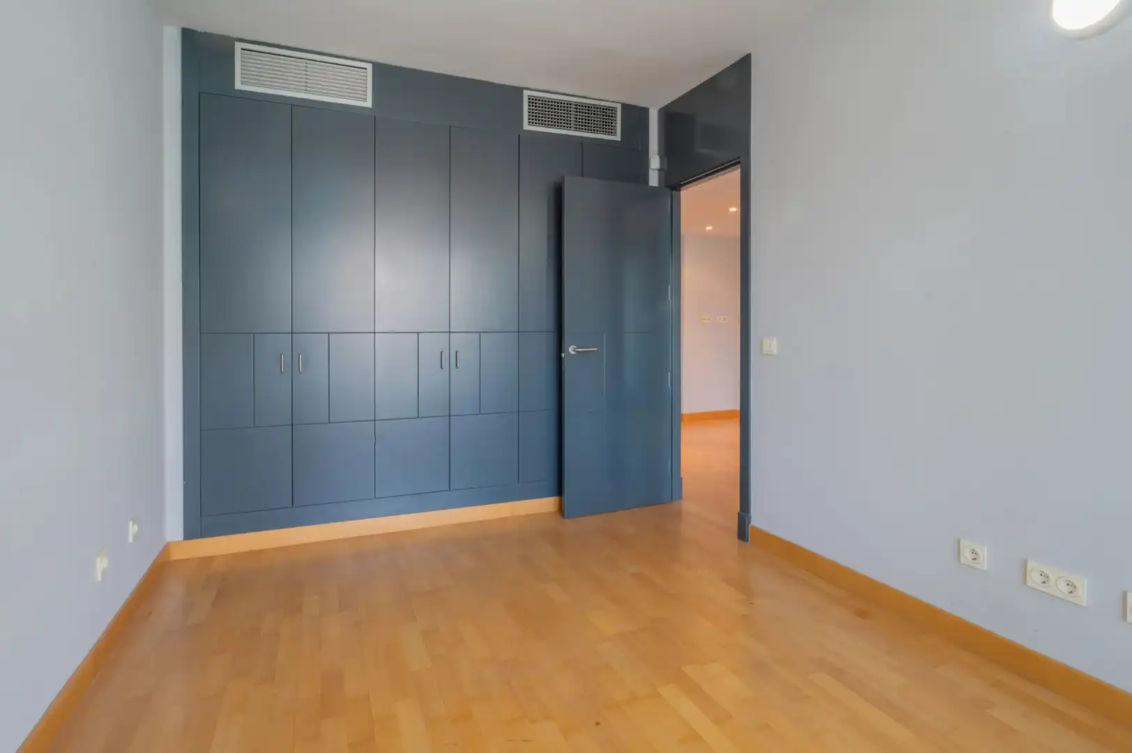 Habitación de Oficina en venta en Alcorcón con Aire acondicionado, Calefacción y Trastero