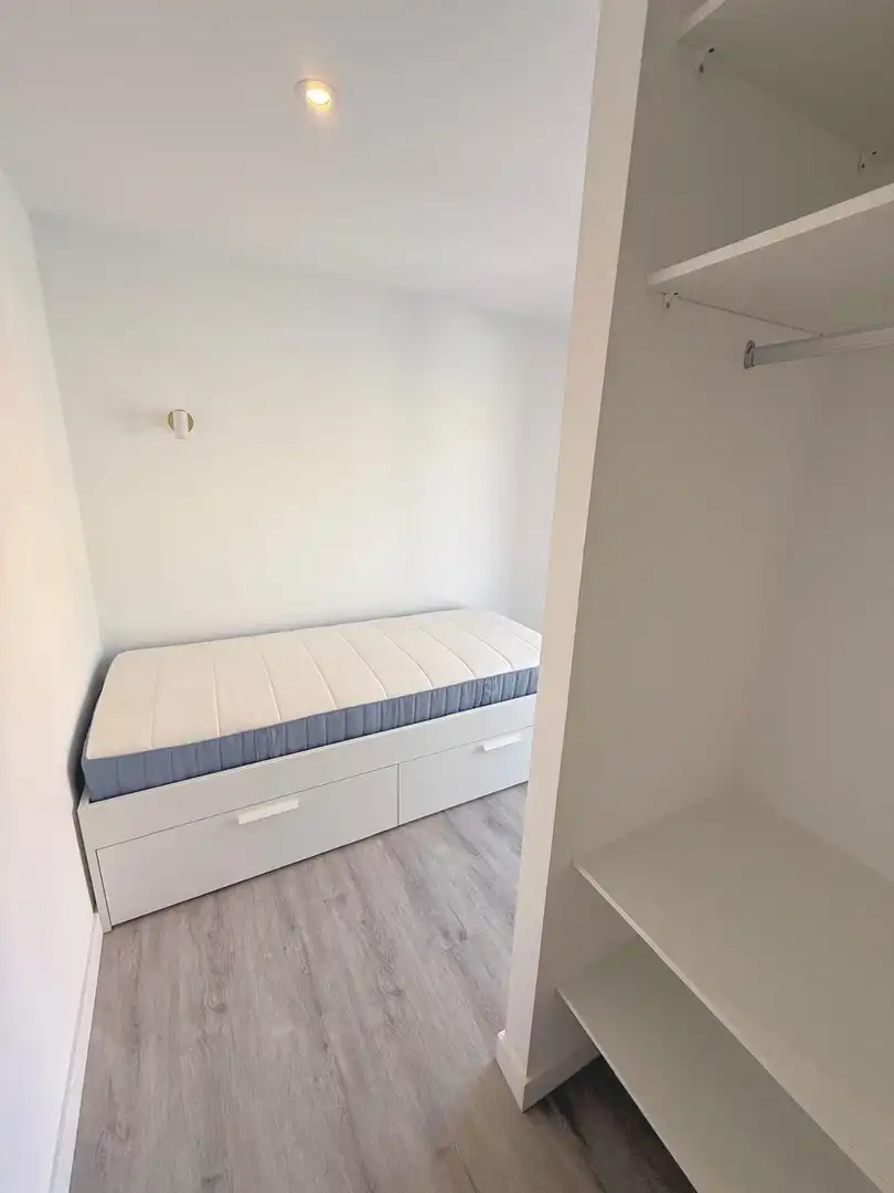 Habitación de Piso para compartir en Madrid con Aire acondicionado, Calefacción y Amueblado