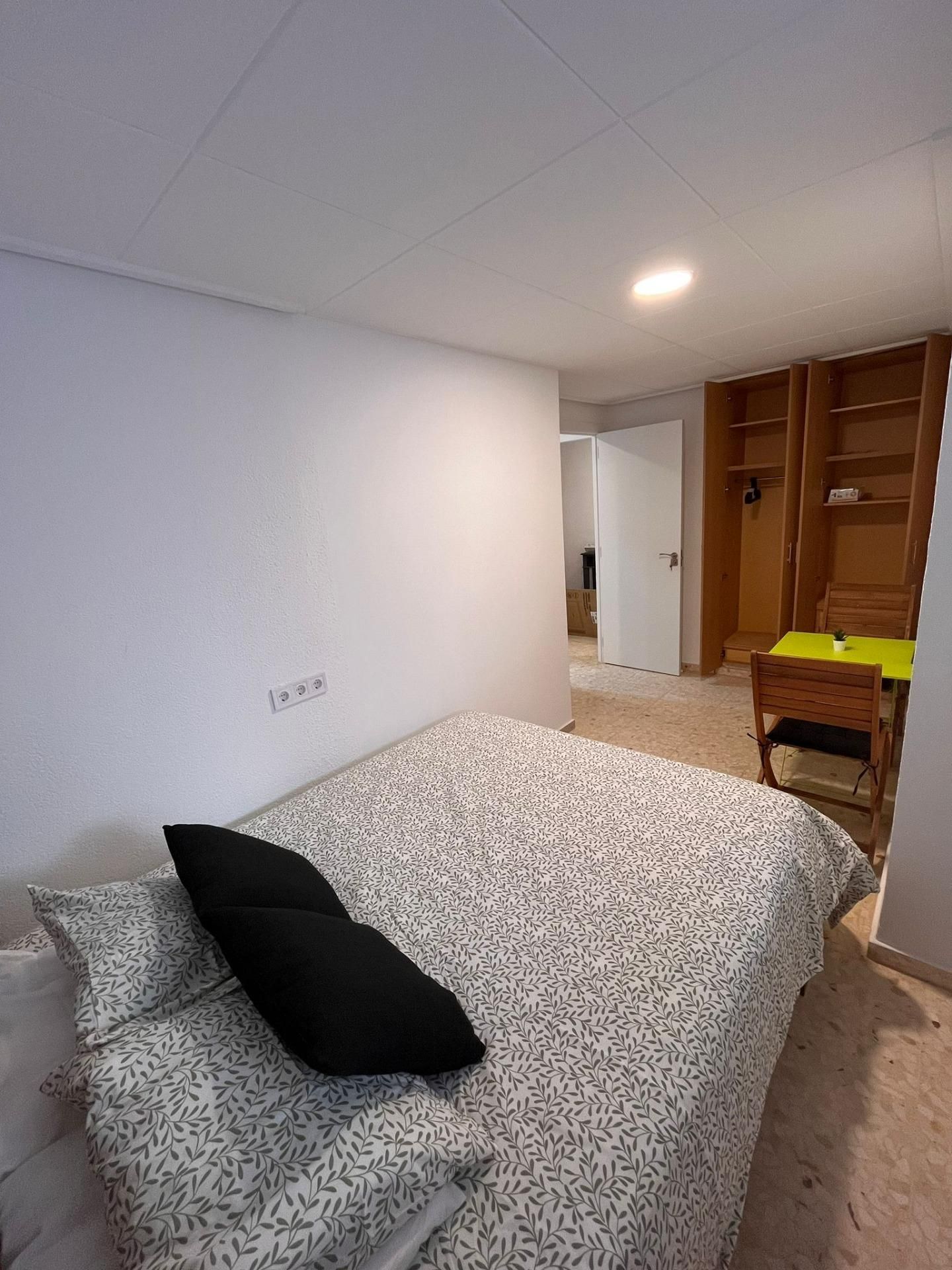 Bedroom of Flat for sale in  Valencia Capital  with Balcony